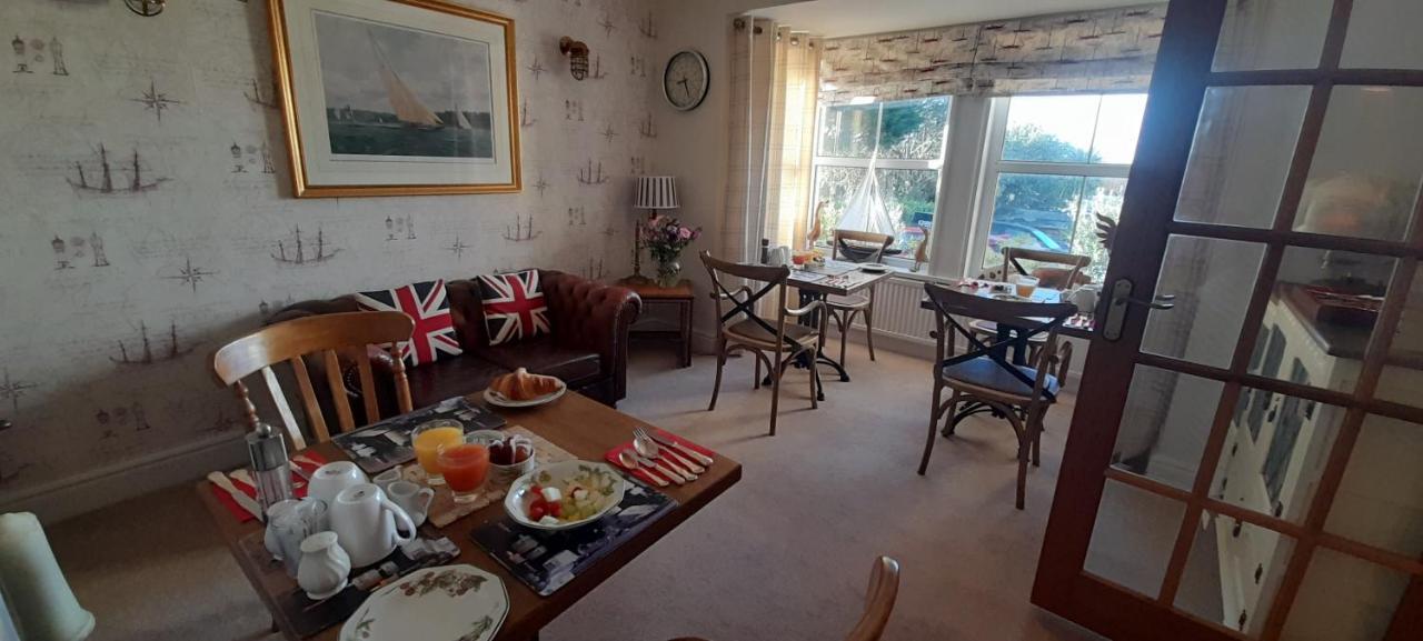 Little Orchard House Bed & Breakfast Салкомб Екстериор снимка